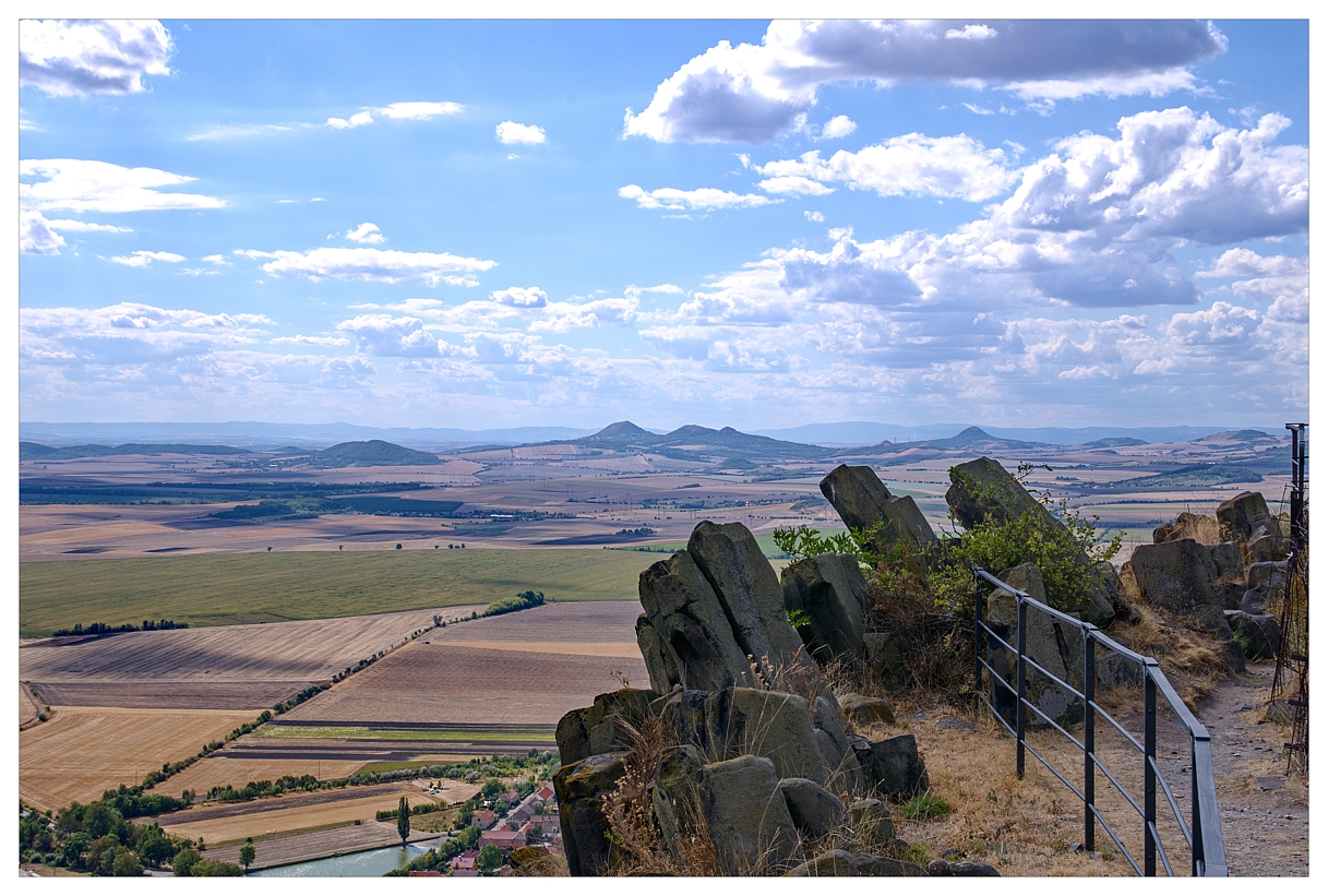 Čědičové kameny nad Klapý