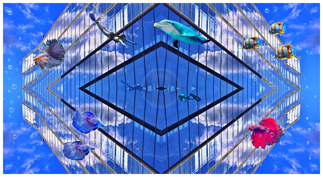  30/5000 Underwater in the land of reflections and glasses